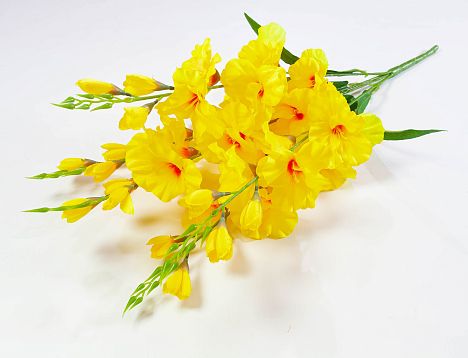 Букет гладиолуса 5 веток 40 цветков от магазина KALINA являющийся официальным дистрибьютором в России 
