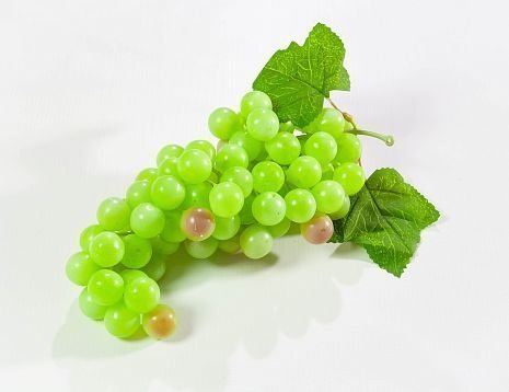 Гроздь винограда зеленого от магазина KALINA являющийся официальным дистрибьютором в России 
