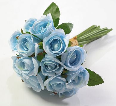 Букет роз "Хелена" голубой 18 цветков от магазина KALINA являющийся официальным дистрибьютором в России 