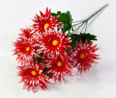 Букет крупных ромашек пластик