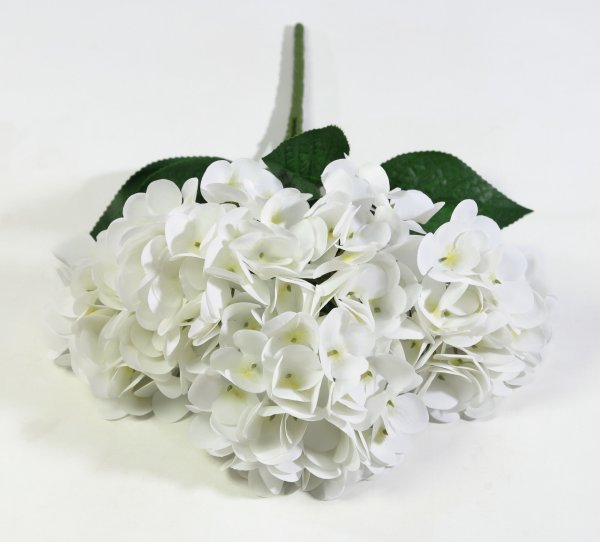 Букет гортензий 5 веток белая