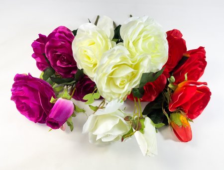 Ветка розы "Фан-фан" 4 цветка 1 бутон