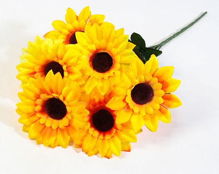 Букет подсолнуха "Енисейка" 6 цветков от магазина KALINA являющийся официальным дистрибьютором в России 