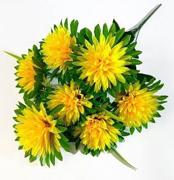 Букет хризантем "Лапландия" 7 цветков от магазина KALINA являющийся официальным дистрибьютором в России 