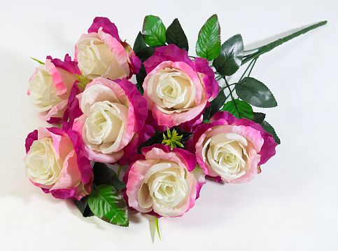 Букет роз "Ассоль" 7 цветков от магазина KALINA являющийся официальным дистрибьютором в России 