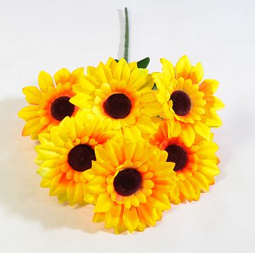 Букет подсолнуха "Енисейка" 6 цветков от магазина KALINA являющийся официальным дистрибьютором в России 