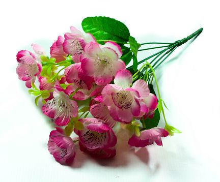 Букет Яблони 7 веток 21 цветок от магазина KALINA являющийся официальным дистрибьютором в России 