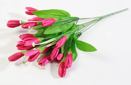 Букет крокусов "Спектр" 7 веток 21 цветок от магазина KALINA являющийся официальным дистрибьютором в России 