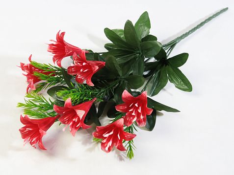 Букет лилий "Моника" 7 цветков от магазина KALINA являющийся официальным дистрибьютором в России 