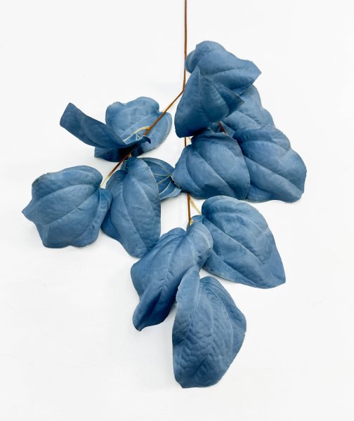 Ветка декоративная с крупным листом синяя