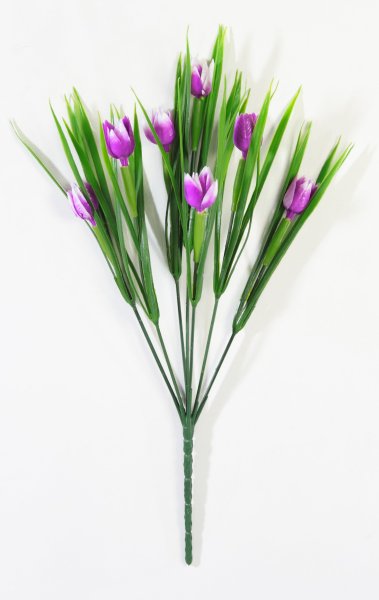 Букет с мелкими пластиковыми тюльпанами