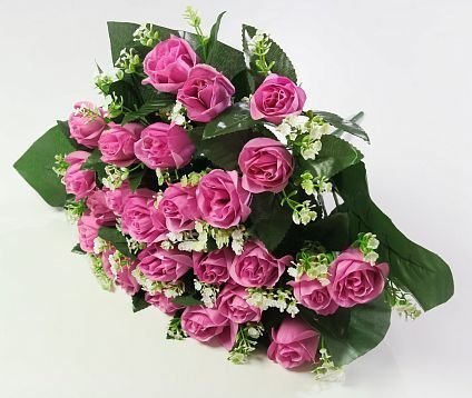 Букет роз с крупным листом 24 цветка от магазина KALINA являющийся официальным дистрибьютором в России 