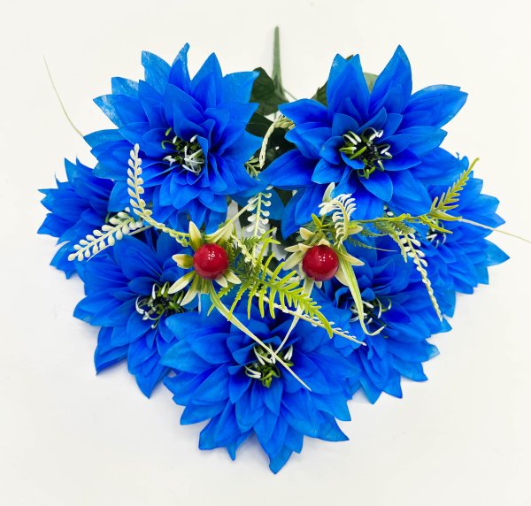 Георгин с ягодкой "Касабланка" 7 цветков