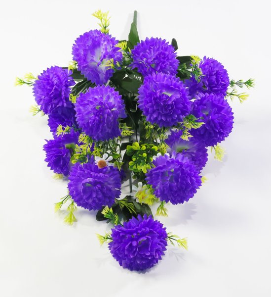 Хризантема "Петровчанка" 15 цветков 18 веток