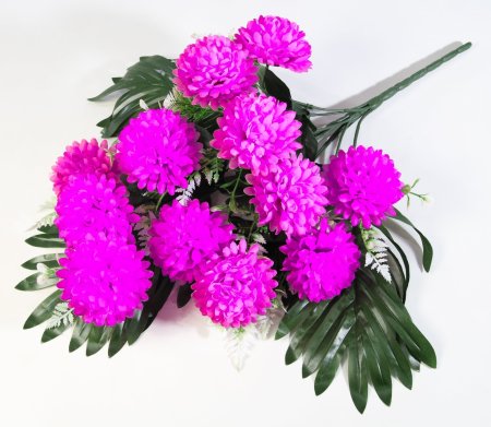 Букет хризантем с пальмой 12 цветков