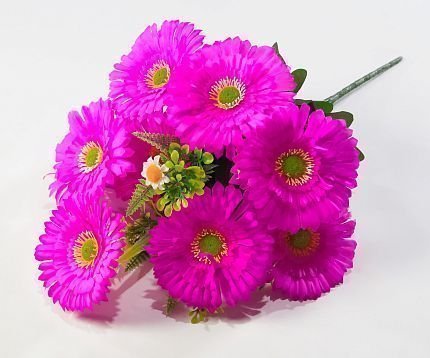 Гербера "Скипетр" 12 веток 9 цветков от магазина KALINA являющийся официальным дистрибьютором в России 