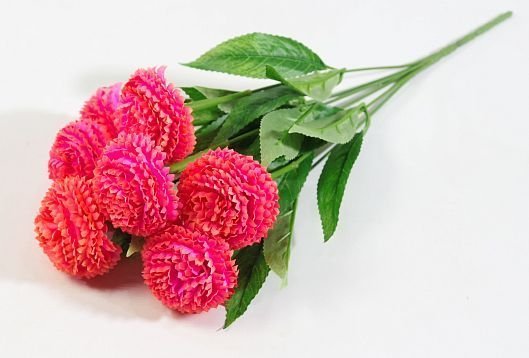 Букет хризантем "Арсенал крупный" 7 цветков от магазина KALINA являющийся официальным дистрибьютором в России 