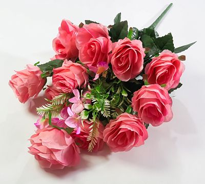 Букет роз "Клавдия" 18 веток от магазина KALINA являющийся официальным дистрибьютором в России 