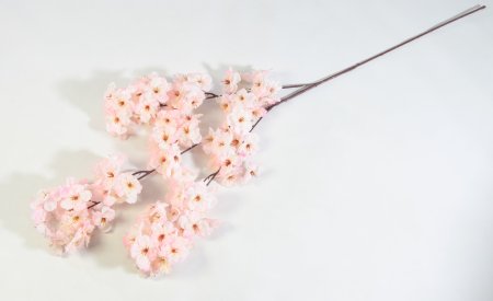 Ветка яблони 120 цветков 3 слоя нежно-розовая