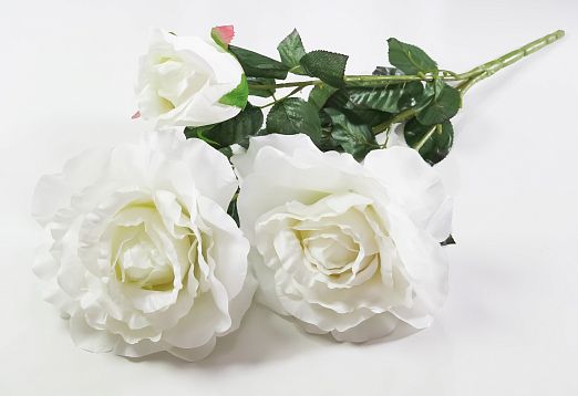 Ветка розы Кармен 2 цветка 1 бутон от магазина KALINA являющийся официальным дистрибьютором в России 