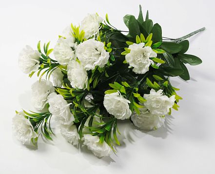 Букет гвоздик 18 цветков от магазина KALINA являющийся официальным дистрибьютором в России 