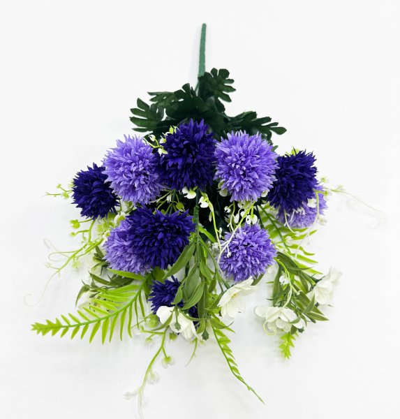 Хризантема "Альбатрос" 10 цветков 3 бутона