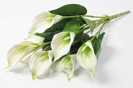 Букет калл из латекса 9 цветков от магазина KALINA являющийся официальным дистрибьютором в России 