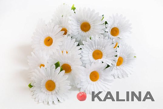 Букет ромашек крупный 18 веток 18 цветков от магазина KALINA являющийся официальным дистрибьютором в России 