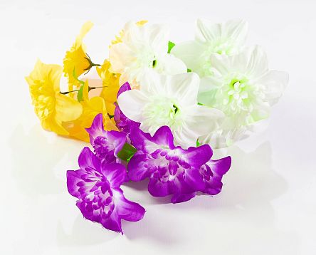 Лилия "Фурио" 6 цветков от магазина KALINA являющийся официальным дистрибьютором в России 