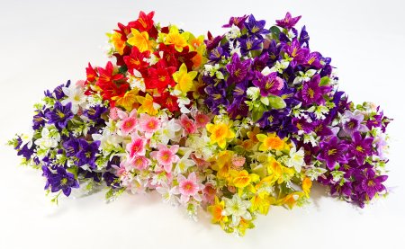 Букет с мелкими нарциссами 54 цветка