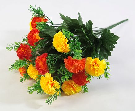 Гвоздика 18 цветков "Ванила" от магазина KALINA являющийся официальным дистрибьютором в России 