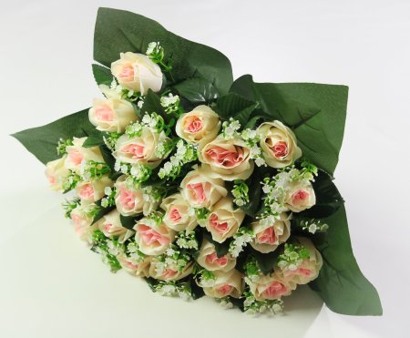 Букет роз с крупным листом 24 цветка