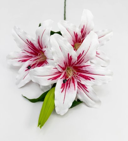 Лилия ветка "Волнистая" 3 цветка