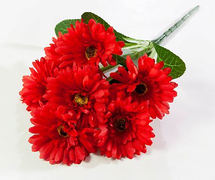 Букет герберы 7 веток 7 цветков от магазина KALINA являющийся официальным дистрибьютором в России 