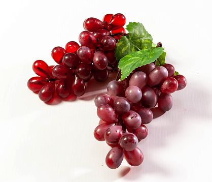 Виноград красный от магазина KALINA являющийся официальным дистрибьютором в России 