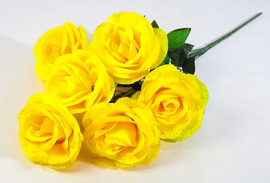 Букет роз "Великан" 6 цветков от магазина KALINA являющийся официальным дистрибьютором в России 