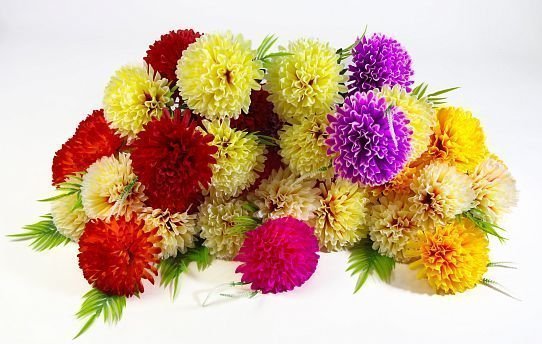 Букет хризантем "Баллада" 7 цветков от магазина KALINA являющийся официальным дистрибьютором в России 