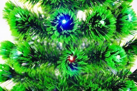 Новогодняя ёлка зеленая светодиодная 210 см от магазина KALINA являющийся официальным дистрибьютором в России 