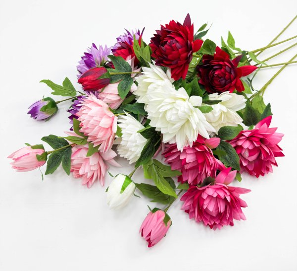 Лотос "Гейша" 4 цветка 1 бутон