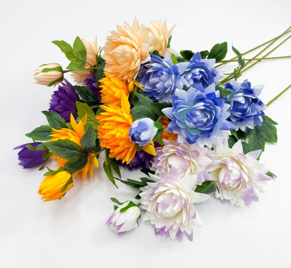 Лотос "Гейша" 4 цветка 1 бутон