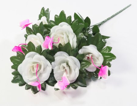 Букет роз с бабочкой 6 цветков