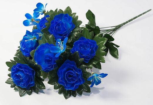 Букет роз " Эврика" 7 цветков от магазина KALINA являющийся официальным дистрибьютором в России 
