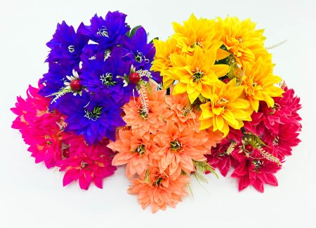 Георгин с ягодкой "Касабланка" 7 цветков