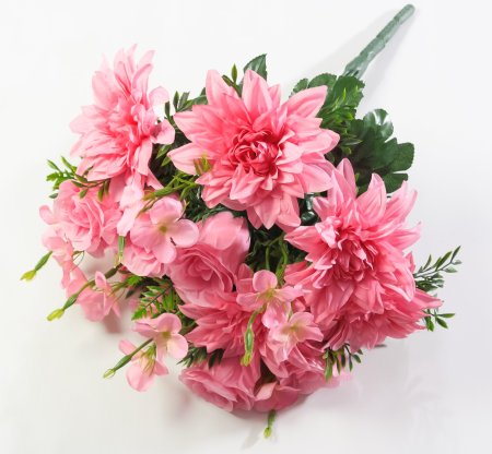 Букет георгин с розами 18 веток