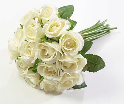 Букет роз "Хелена" молочный 18 цветков от магазина KALINA являющийся официальным дистрибьютором в России 