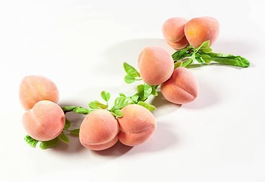 Связка персиков от магазина KALINA являющийся официальным дистрибьютором в России 