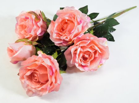 Ветка розы "Кармен" 4 цветка 1 бутон