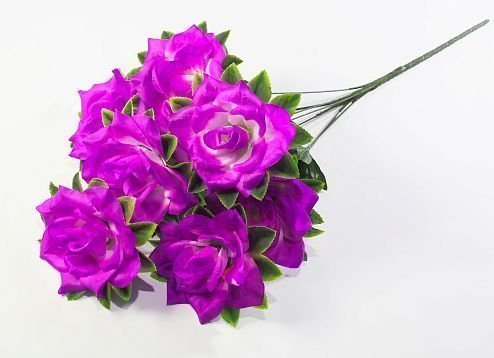 Роза "Гигант" 7 цветков от магазина KALINA являющийся официальным дистрибьютором в России 