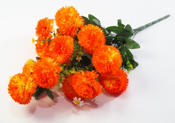 Хризантема "Петровчанка" 15 цветков 18 веток