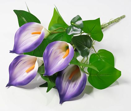Букет калл из латекса 5 цветков от магазина KALINA являющийся официальным дистрибьютором в России 